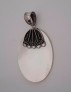 AGNES CREATIONS / JOLI PENDENTIF STYLE RETRO EN NACRE & ARGENT 925 